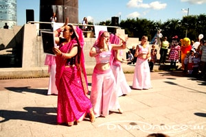 индийские танцы на улице Divadance
