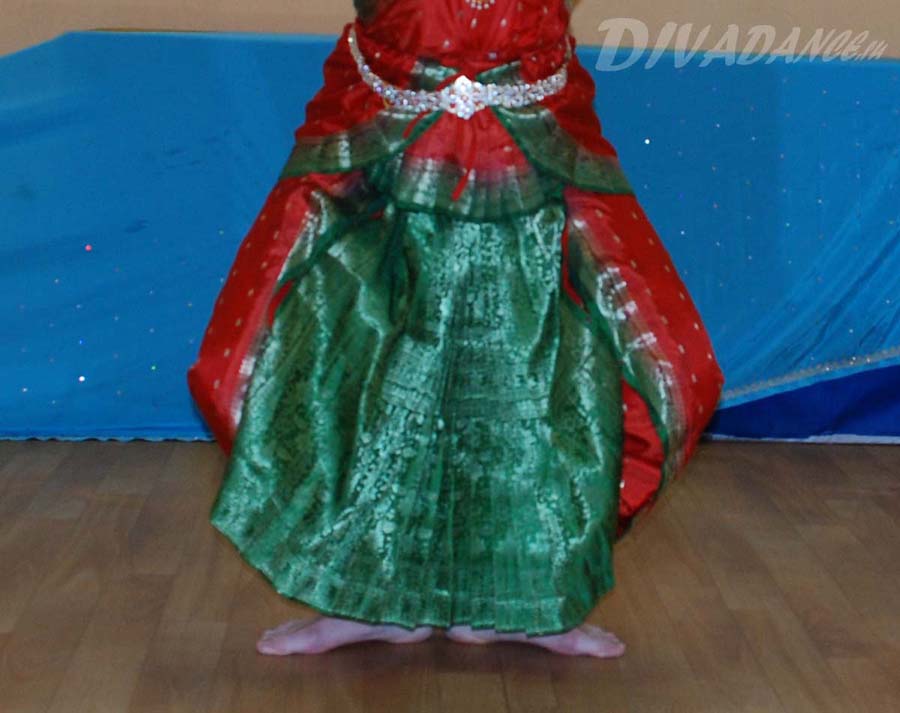 поза арамандИ