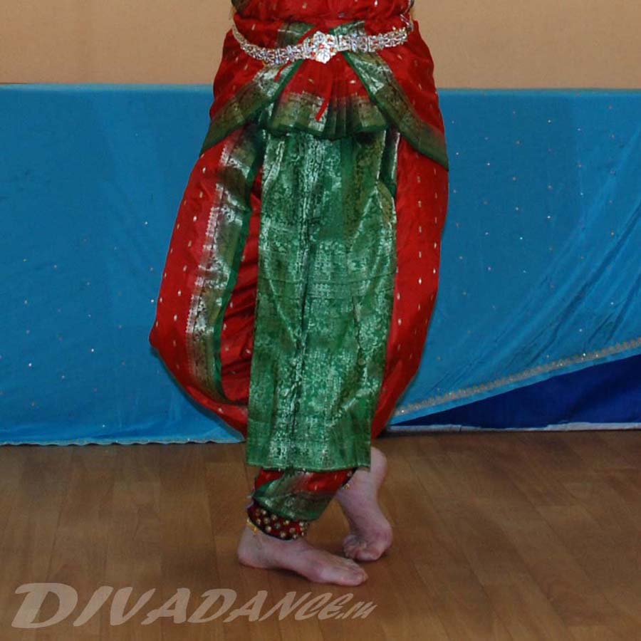 поза свастика