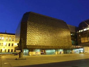 театр "Laterna Magika" Прага