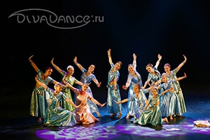 медленный лиричный индийский танец