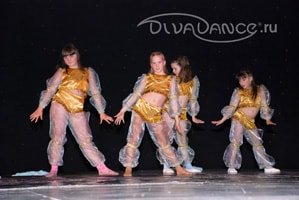 костюм для детского танца живота вариант с шальварами