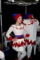 оригинальные ретро цирковые костюмы для закрытия олимпиады